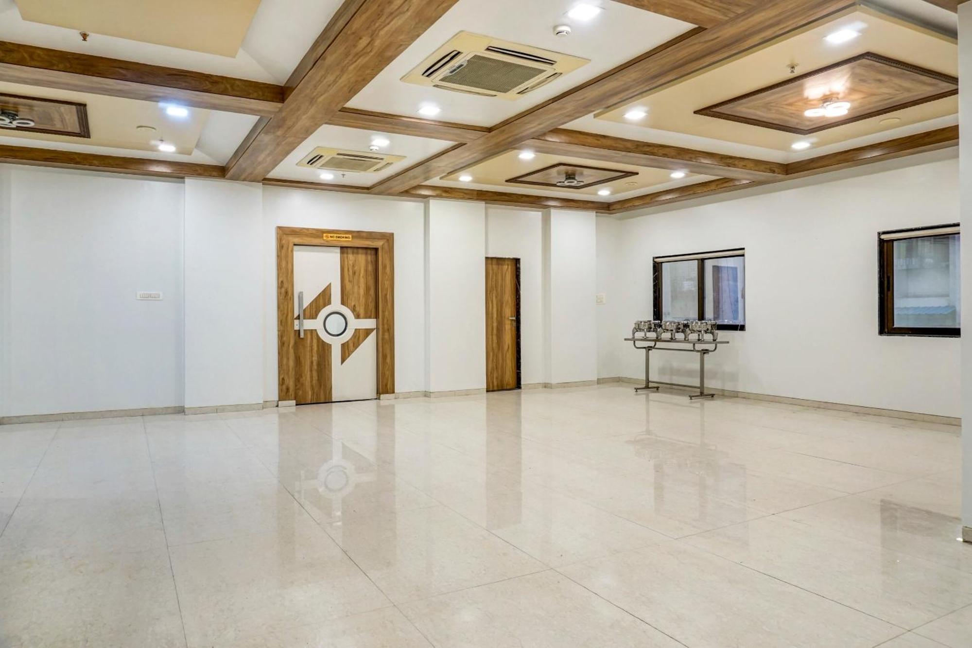 Hotel Tej Inn Plaza Near Igi Airport Delhi New Delhi Exteriör bild